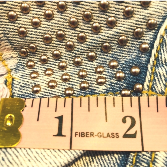 NWT Love Fire Denim Studded Shorts Acid Wash Pink Raw Edge Hem Junior Size 9 - Picture 9 of 9